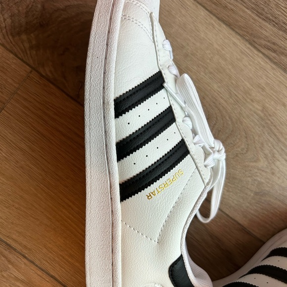 Adidas Superstar Leather Shell Toes - Picture 2 of 8